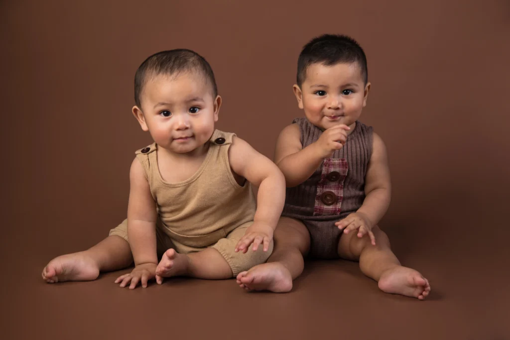 Bebés sentaditos